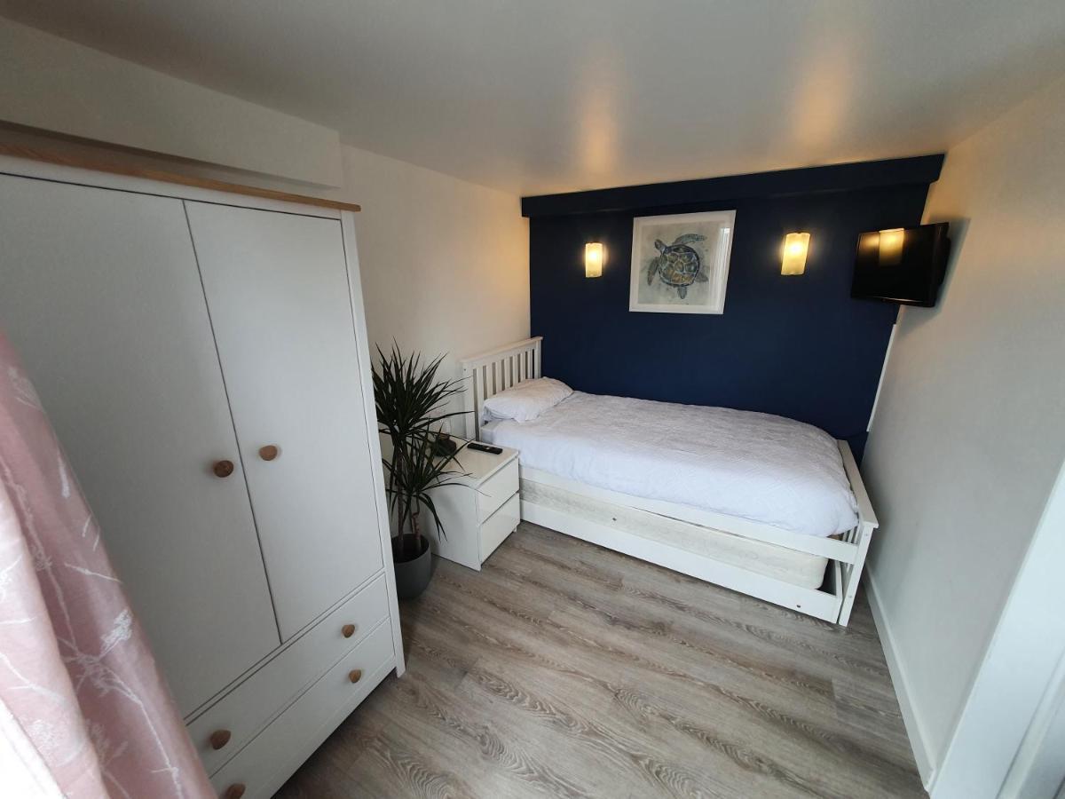 Lovely Private Studio Room With Own Kitchen And Bathroom. Set In The Popular Area Of Shiphay In Torquay And Only A Short Walk From Torbay Hospital Exterior foto