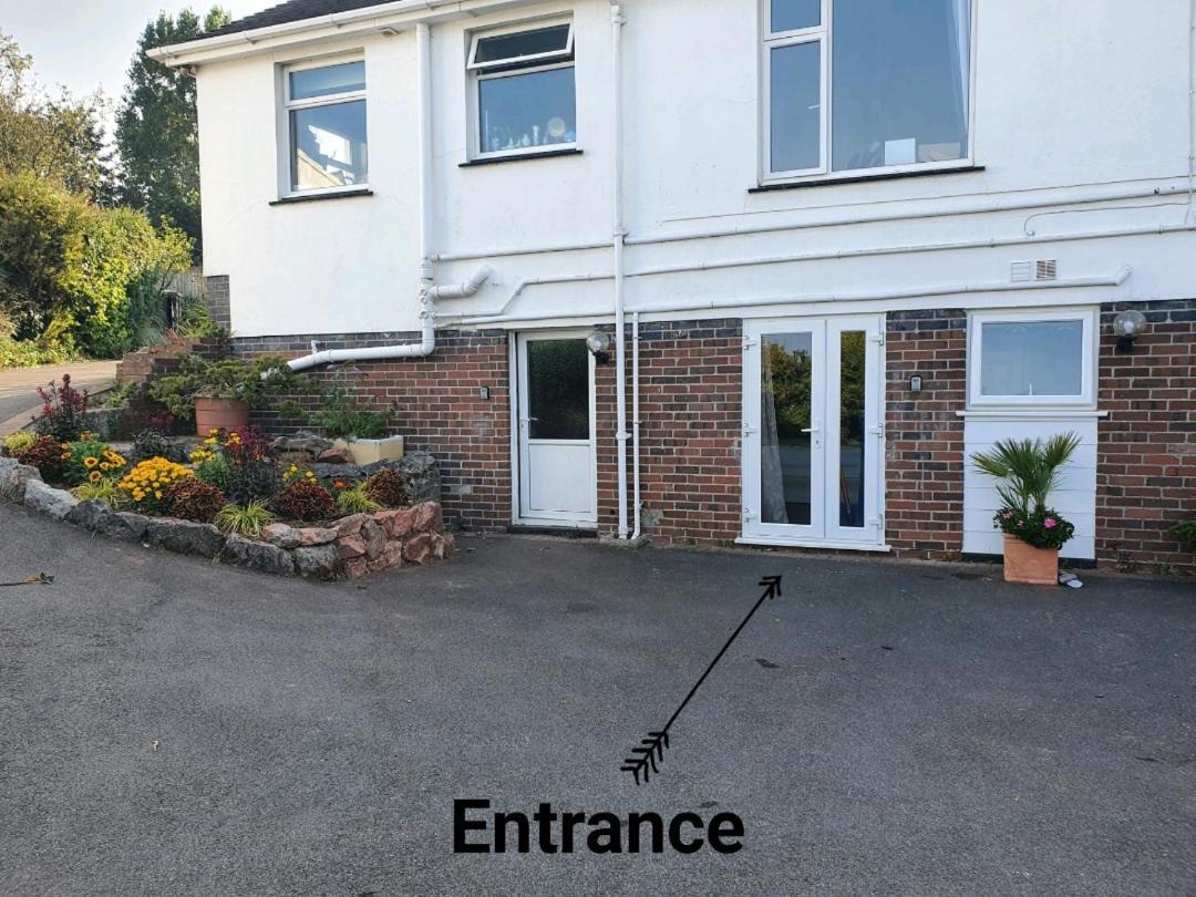 Lovely Private Studio Room With Own Kitchen And Bathroom. Set In The Popular Area Of Shiphay In Torquay And Only A Short Walk From Torbay Hospital Exterior foto