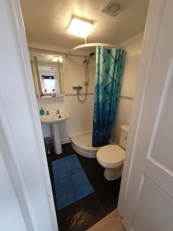 Lovely Private Studio Room With Own Kitchen And Bathroom. Set In The Popular Area Of Shiphay In Torquay And Only A Short Walk From Torbay Hospital Exterior foto