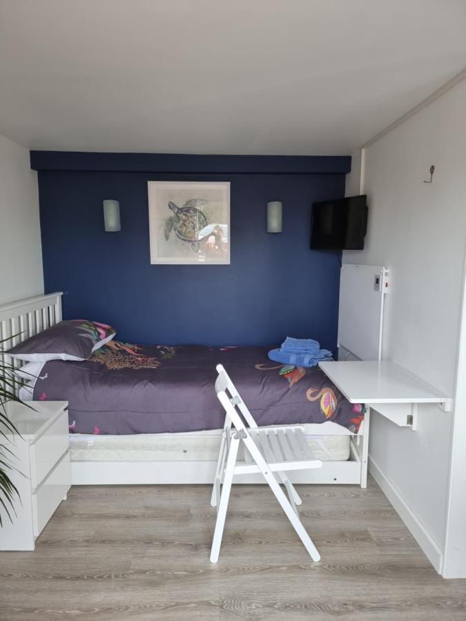 Lovely Private Studio Room With Own Kitchen And Bathroom. Set In The Popular Area Of Shiphay In Torquay And Only A Short Walk From Torbay Hospital Exterior foto