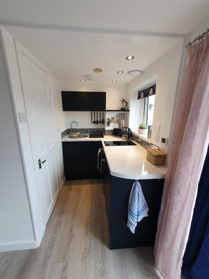 Lovely Private Studio Room With Own Kitchen And Bathroom. Set In The Popular Area Of Shiphay In Torquay And Only A Short Walk From Torbay Hospital Exterior foto